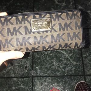 Michael khors wallet used